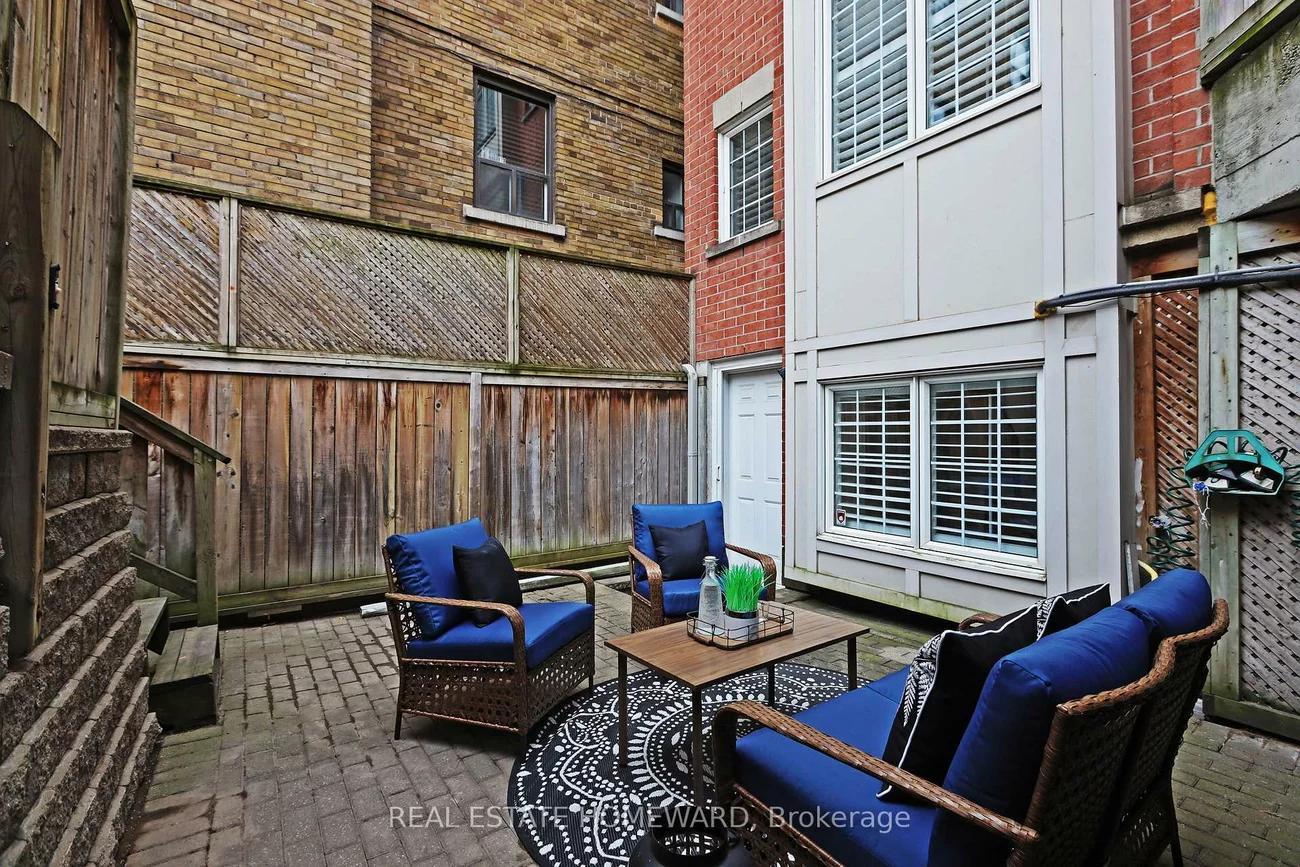 6, Wellesley, Cabbagetown-South St. James Town, Toronto