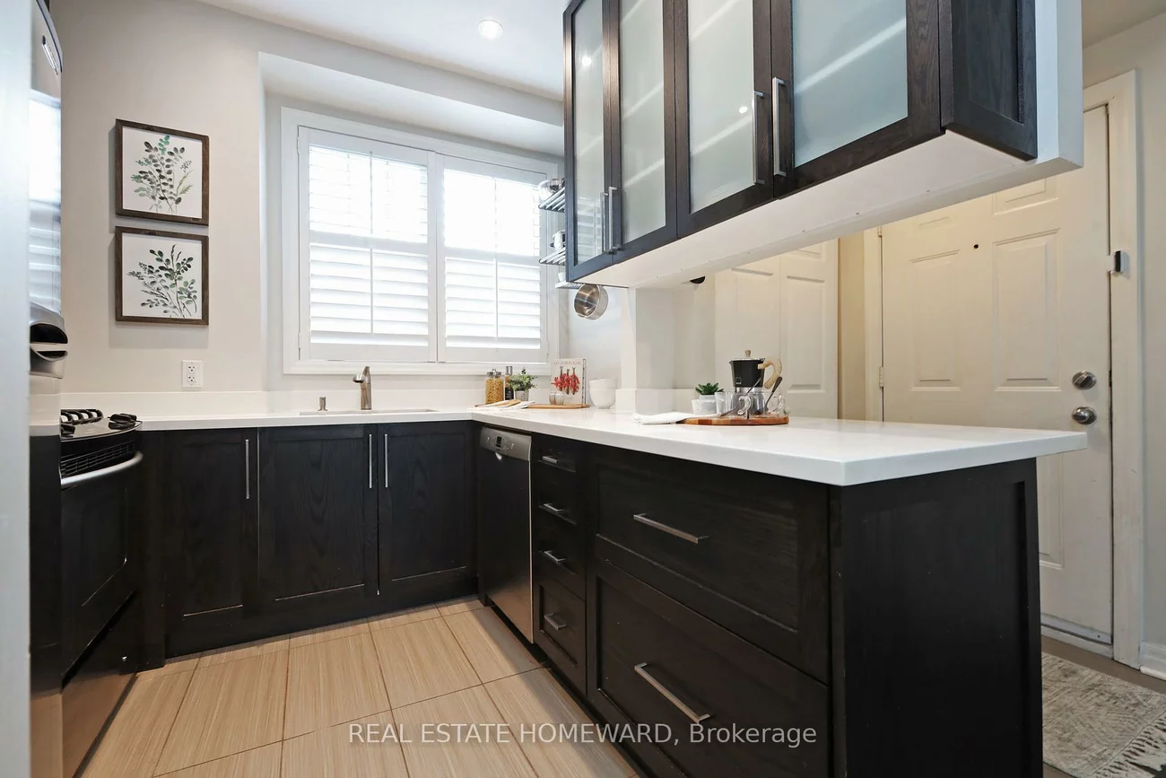 6, Wellesley, Cabbagetown-South St. James Town, Toronto