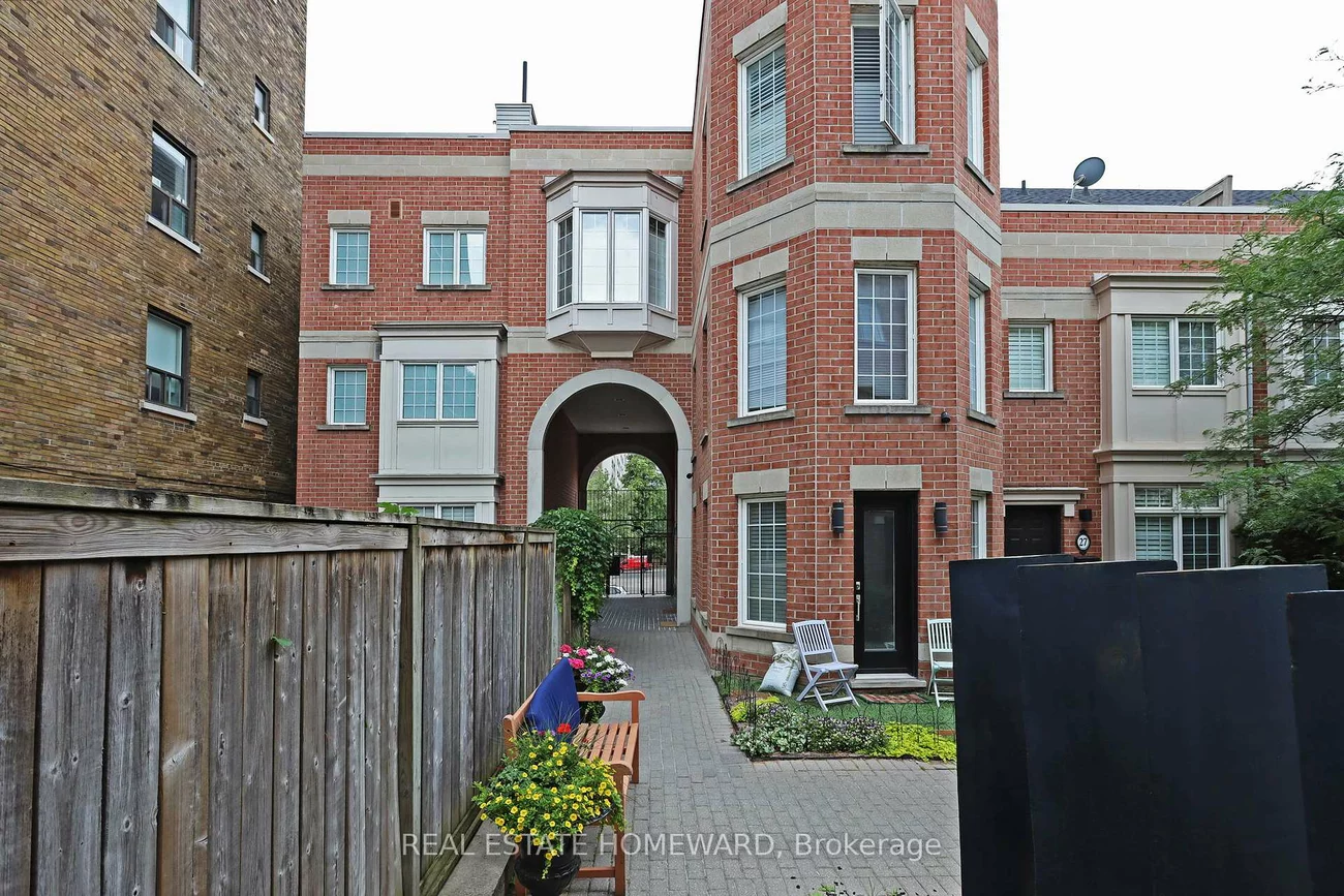 6, Wellesley, Cabbagetown-South St. James Town, Toronto