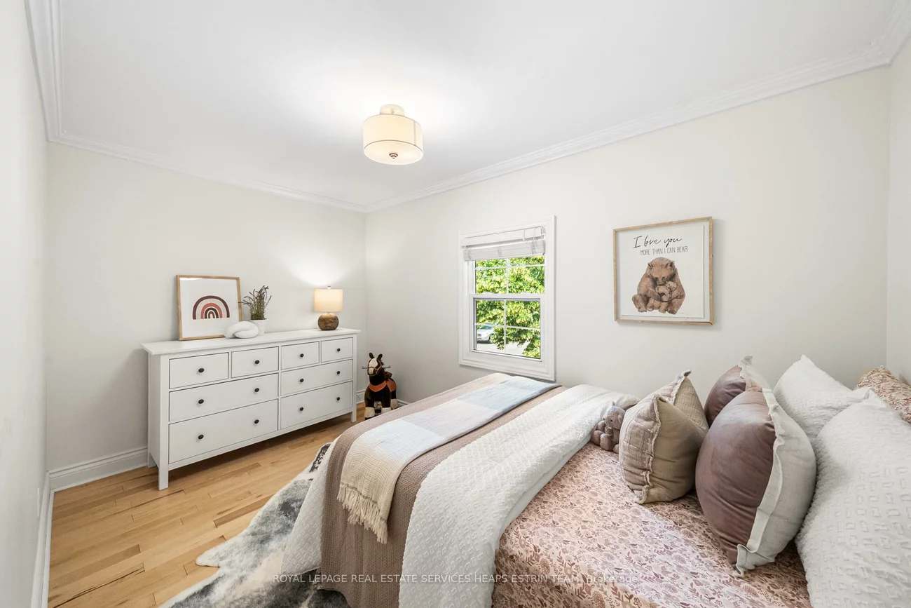 284, Broadway, Mount Pleasant East, Toronto