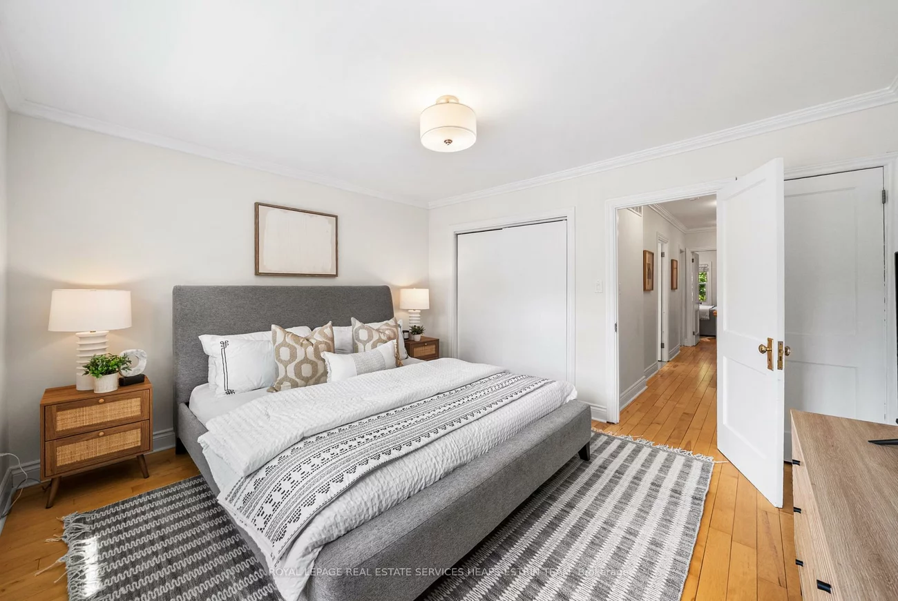 284, Broadway, Mount Pleasant East, Toronto