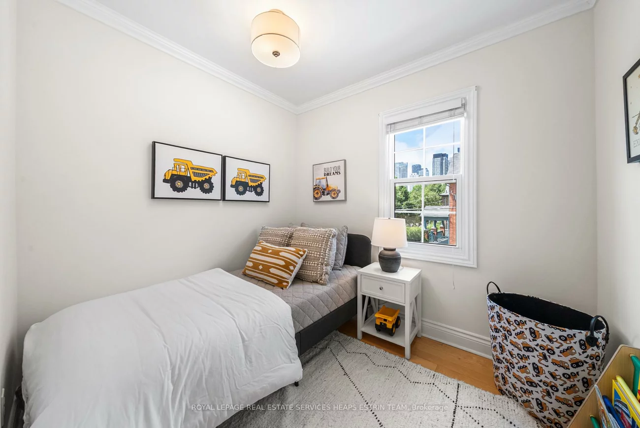 284, Broadway, Mount Pleasant East, Toronto