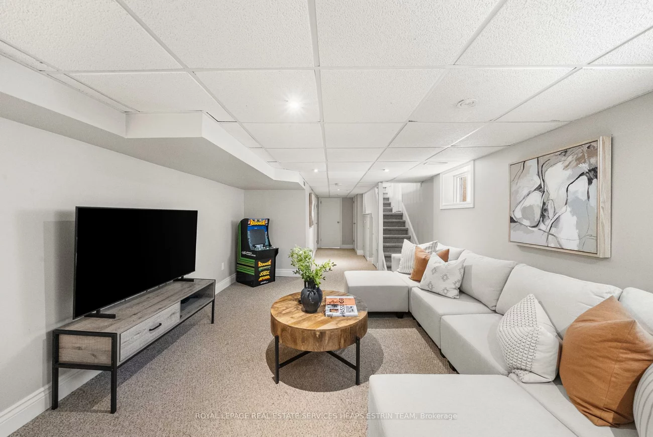 284, Broadway, Mount Pleasant East, Toronto