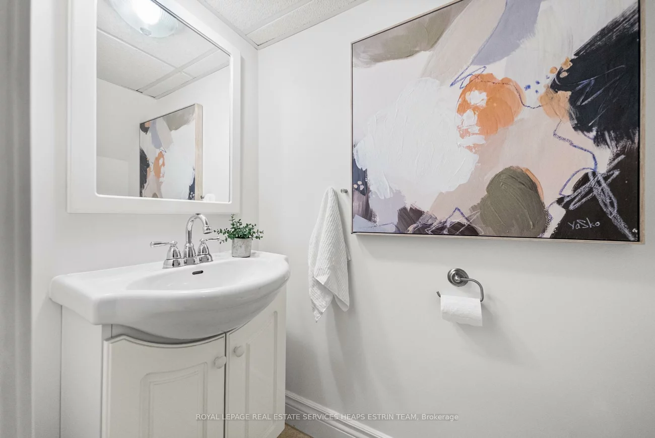 284, Broadway, Mount Pleasant East, Toronto