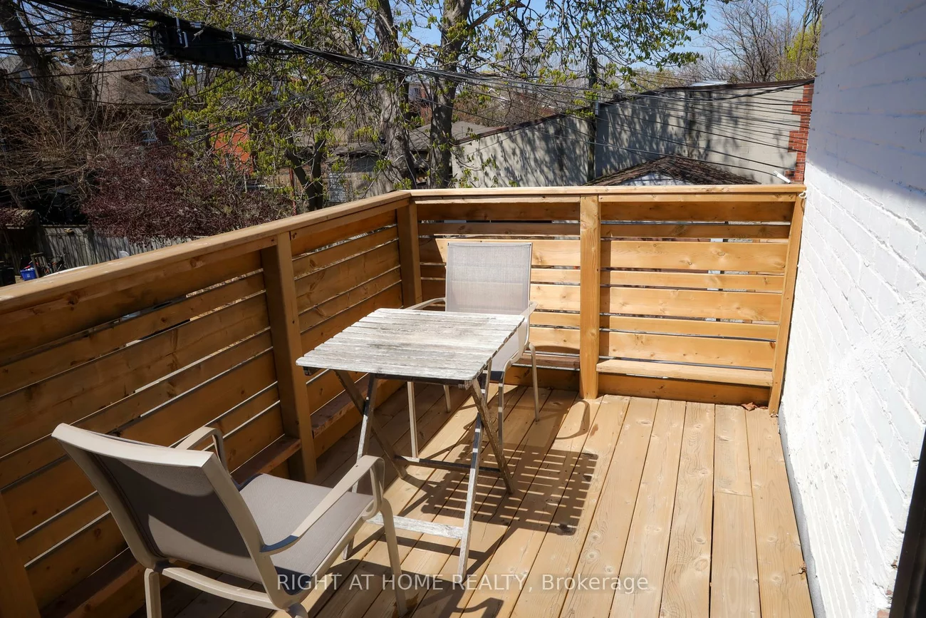 377, Lansdowne, Dufferin Grove, Toronto