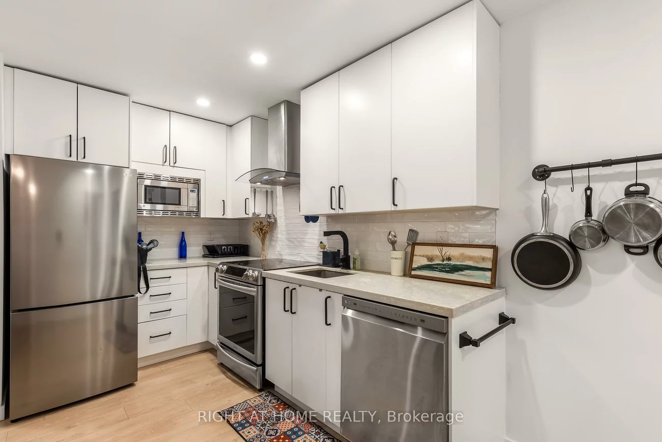 377, Lansdowne, Dufferin Grove, Toronto