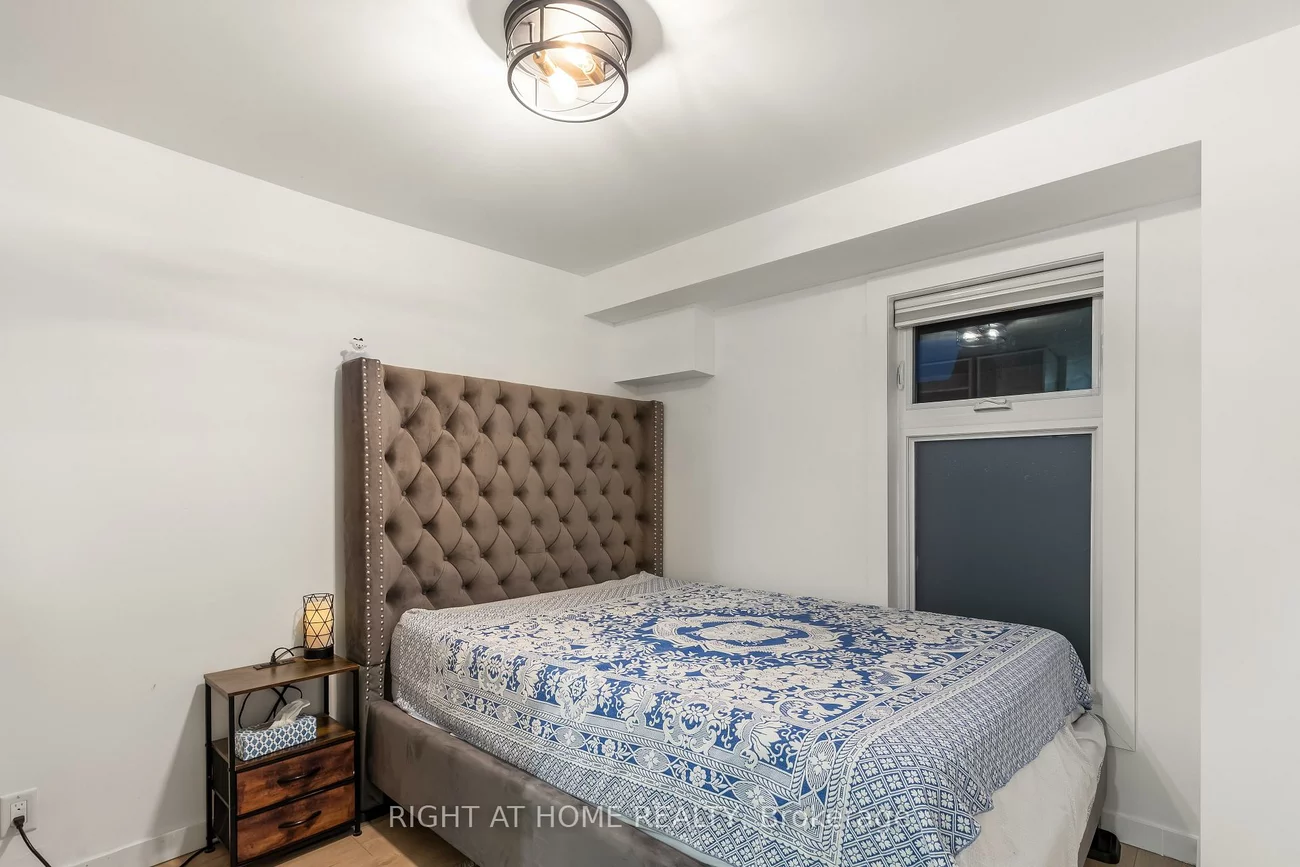 377, Lansdowne, Dufferin Grove, Toronto
