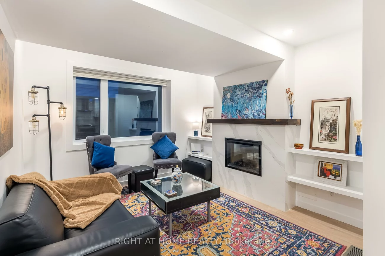 377, Lansdowne, Dufferin Grove, Toronto