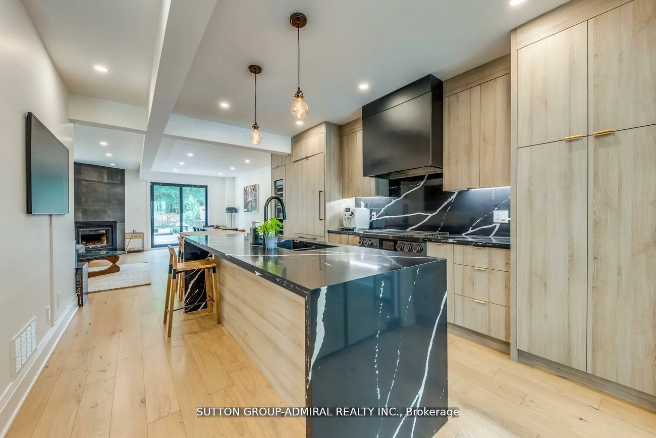 93, Soudan, Mount Pleasant West, Toronto