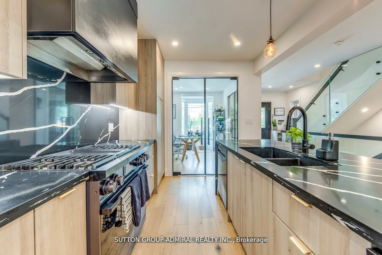 93, Soudan, Mount Pleasant West, Toronto