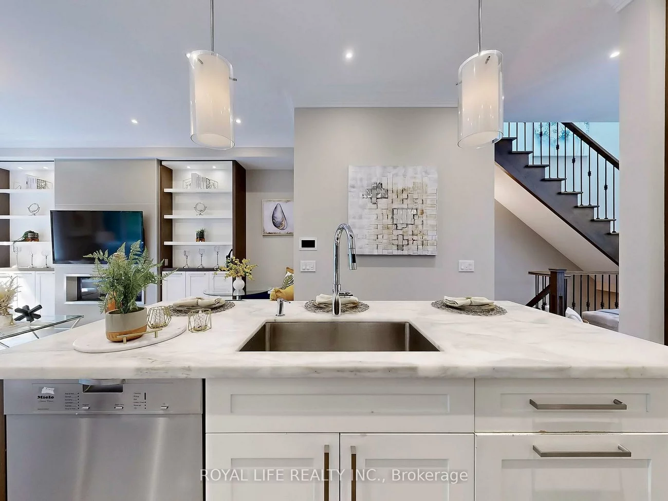279, Deloraine, Lawrence Park North, Toronto