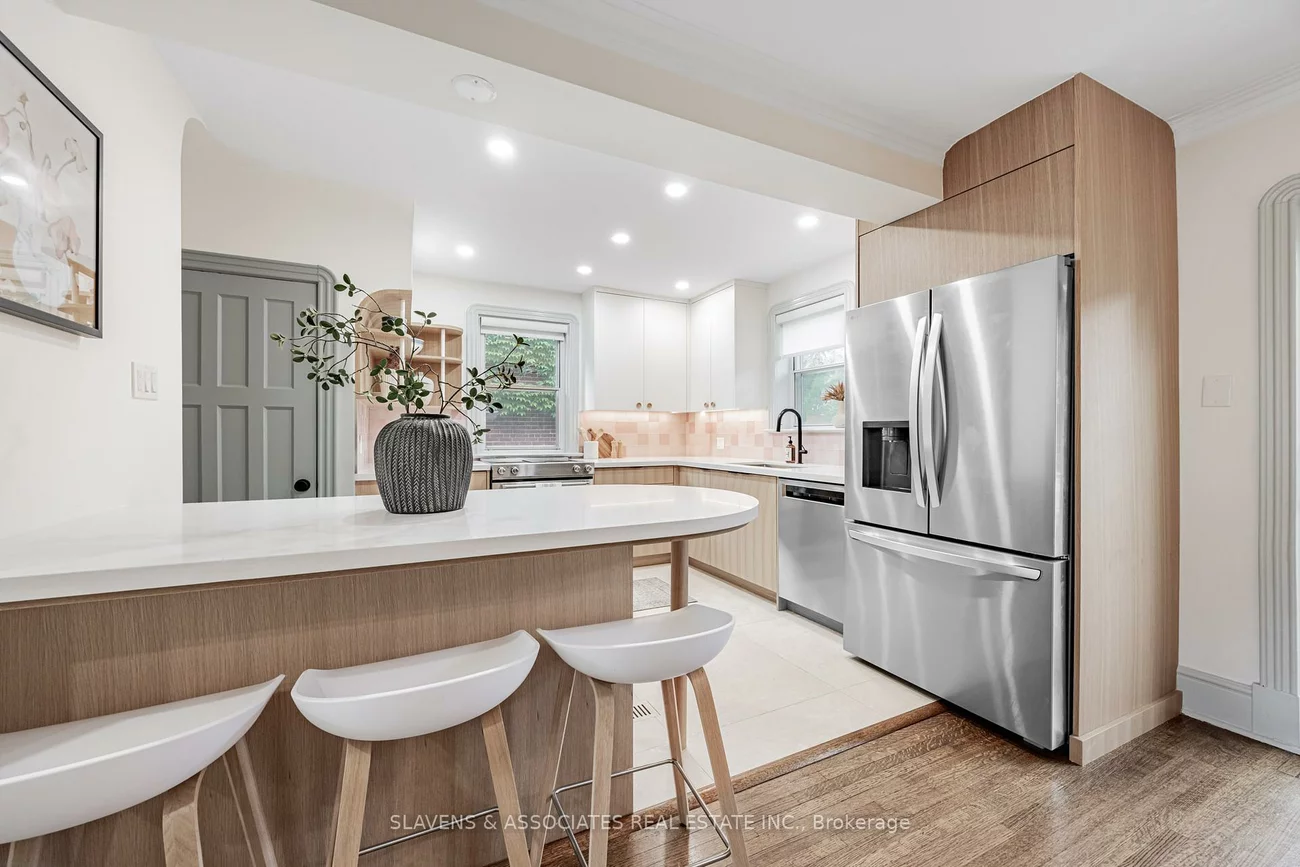 118, Whitmore, Forest Hill North, Toronto