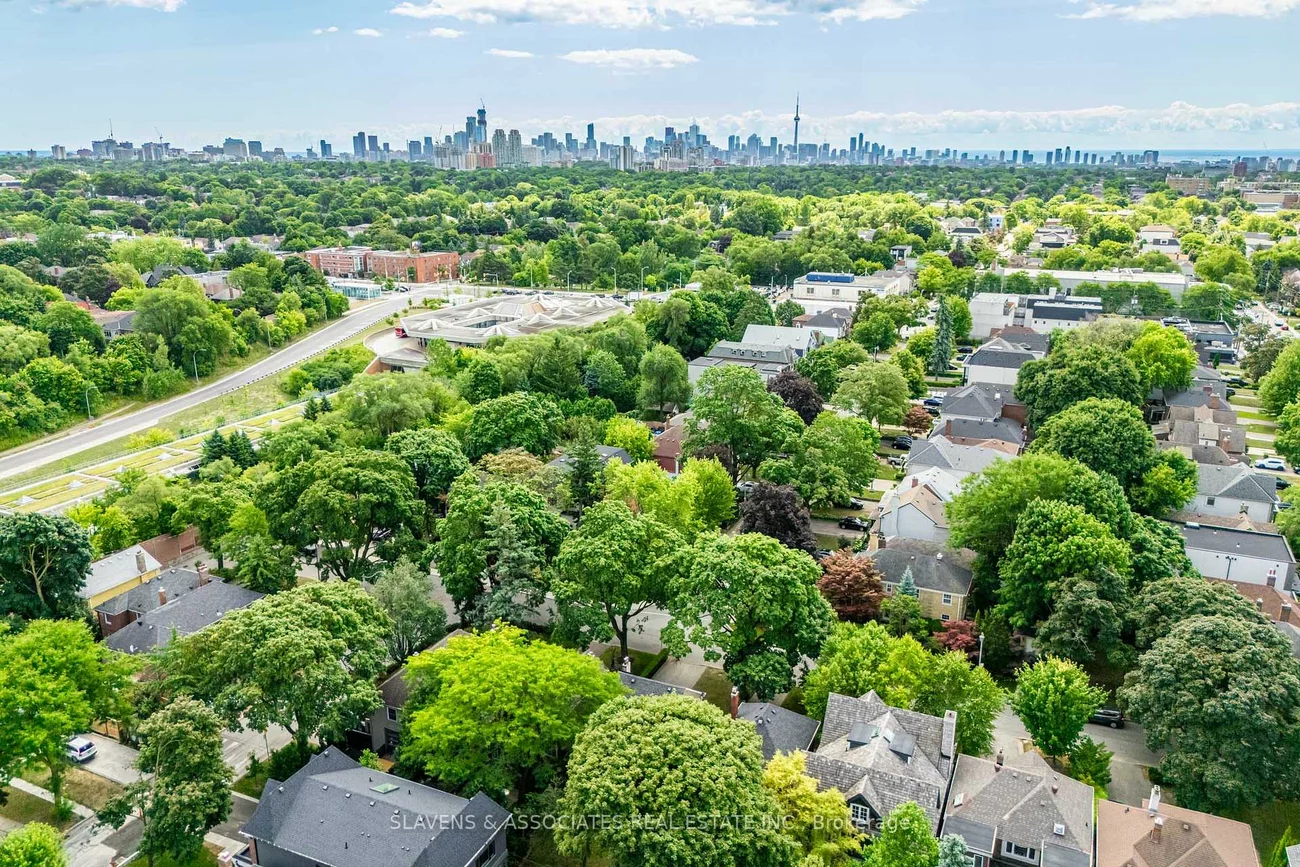 118, Whitmore, Forest Hill North, Toronto