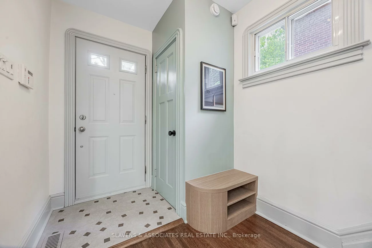 118, Whitmore, Forest Hill North, Toronto