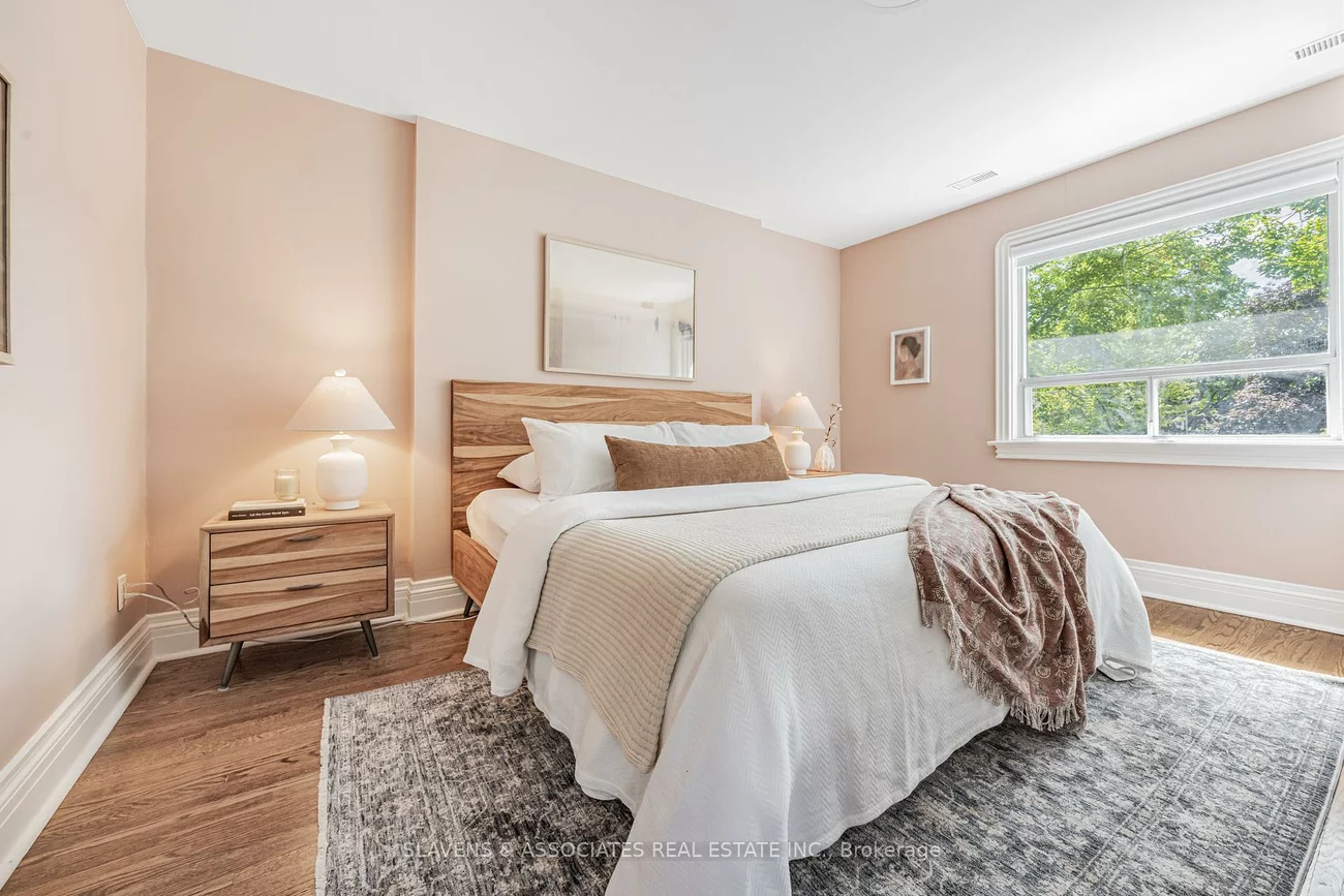 118, Whitmore, Forest Hill North, Toronto