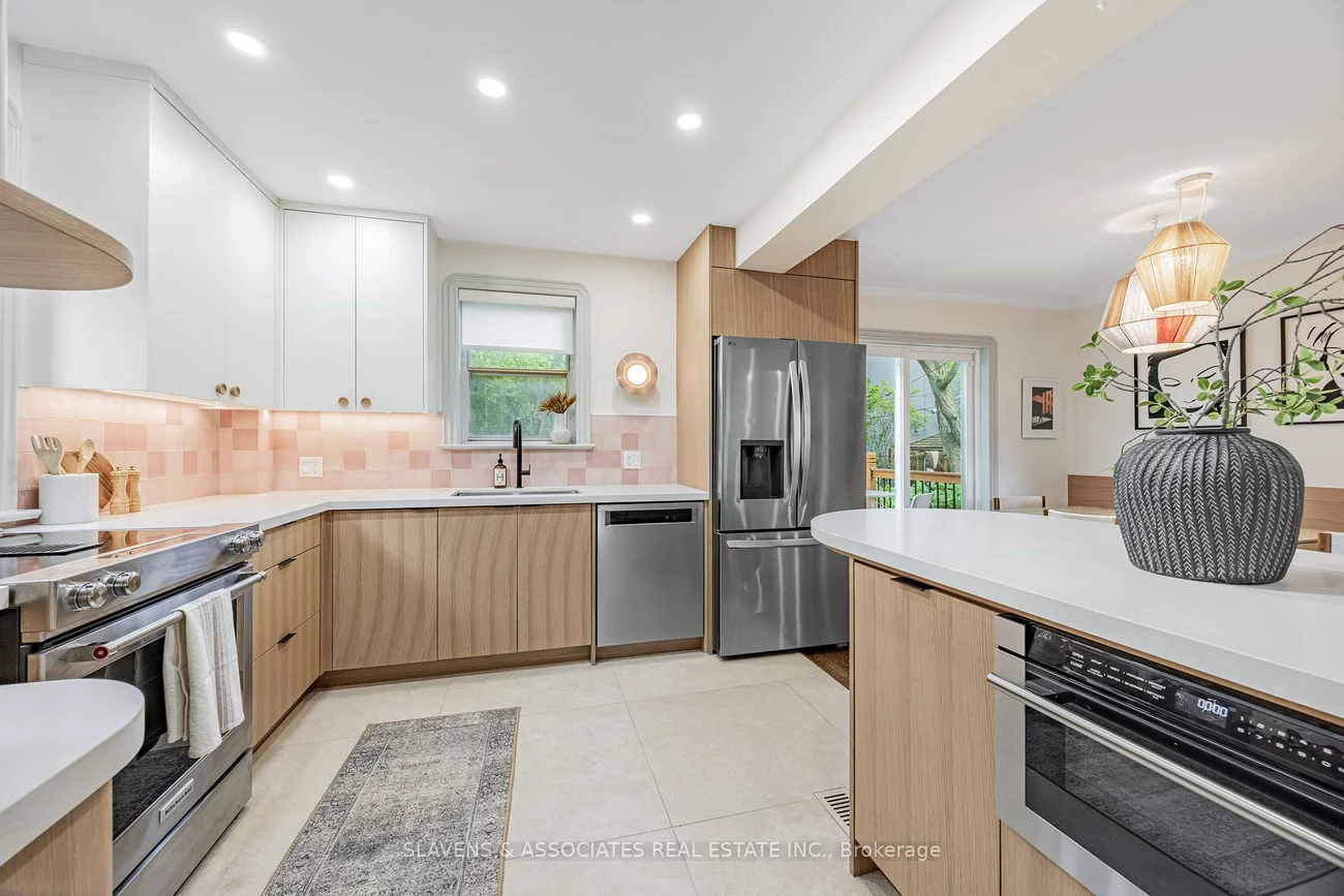 118, Whitmore, Forest Hill North, Toronto