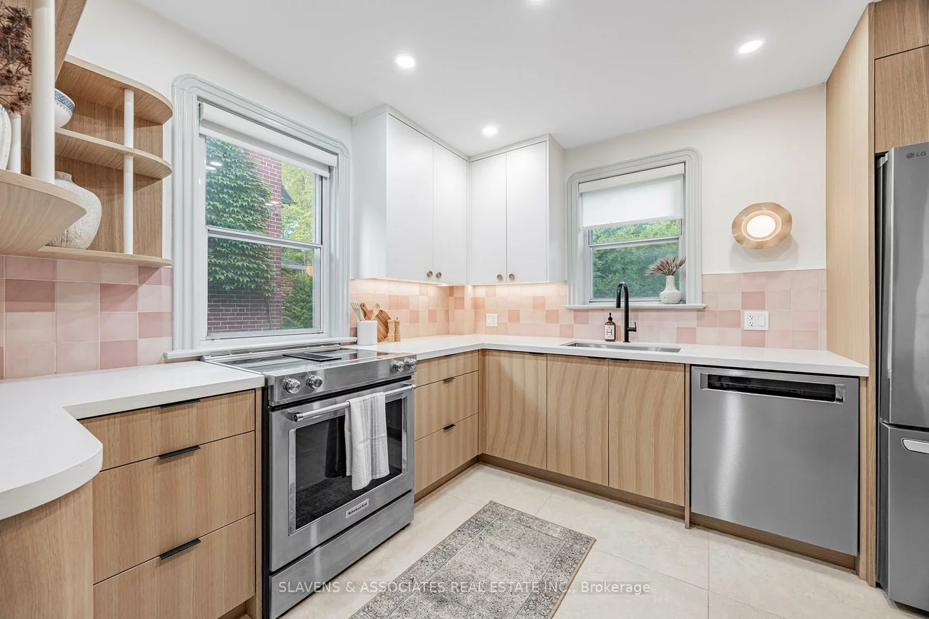 118, Whitmore, Forest Hill North, Toronto