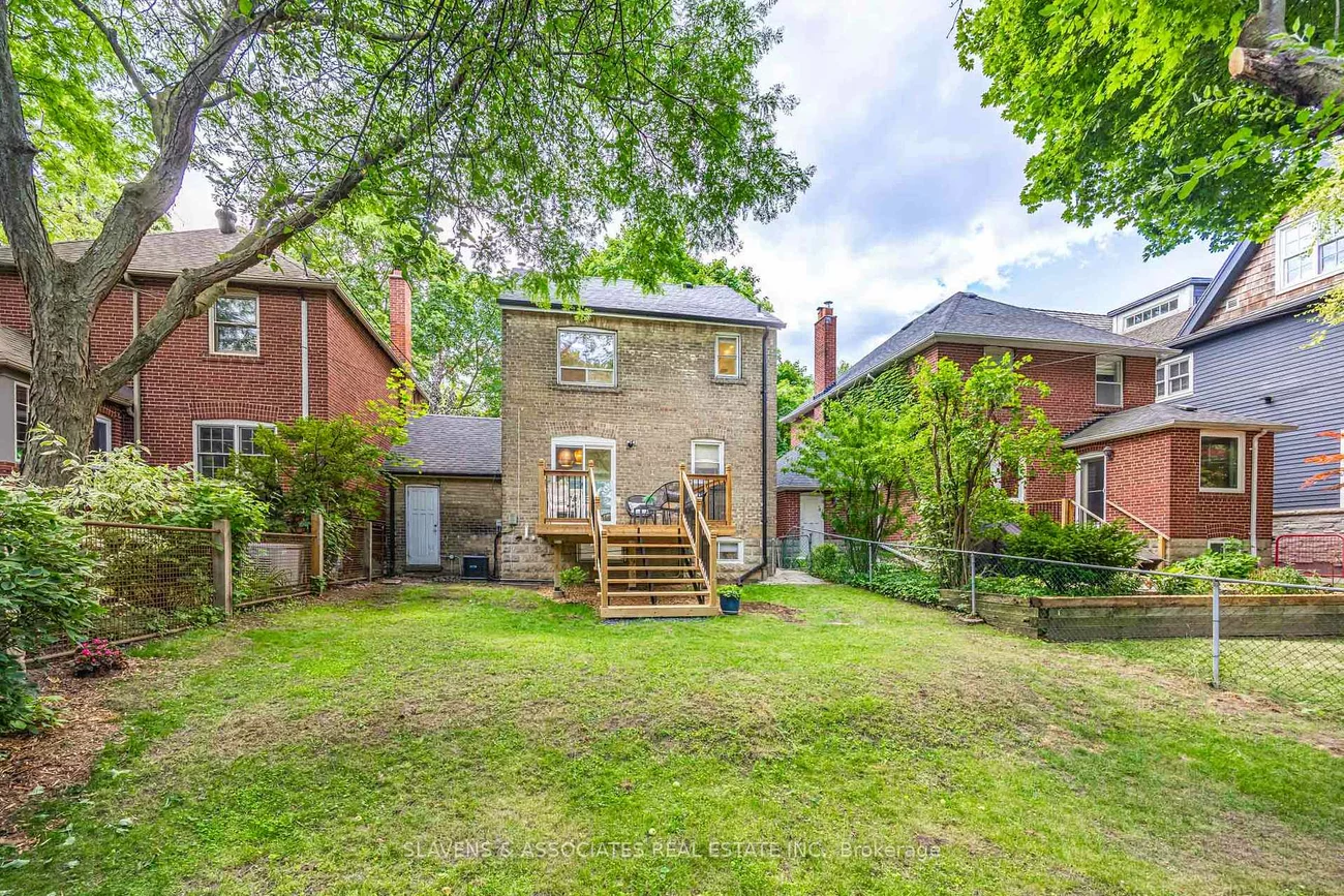 118, Whitmore, Forest Hill North, Toronto