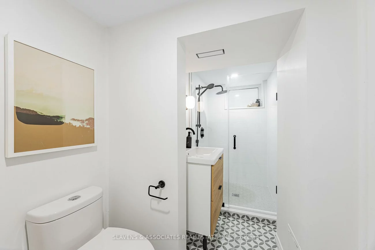 118, Whitmore, Forest Hill North, Toronto
