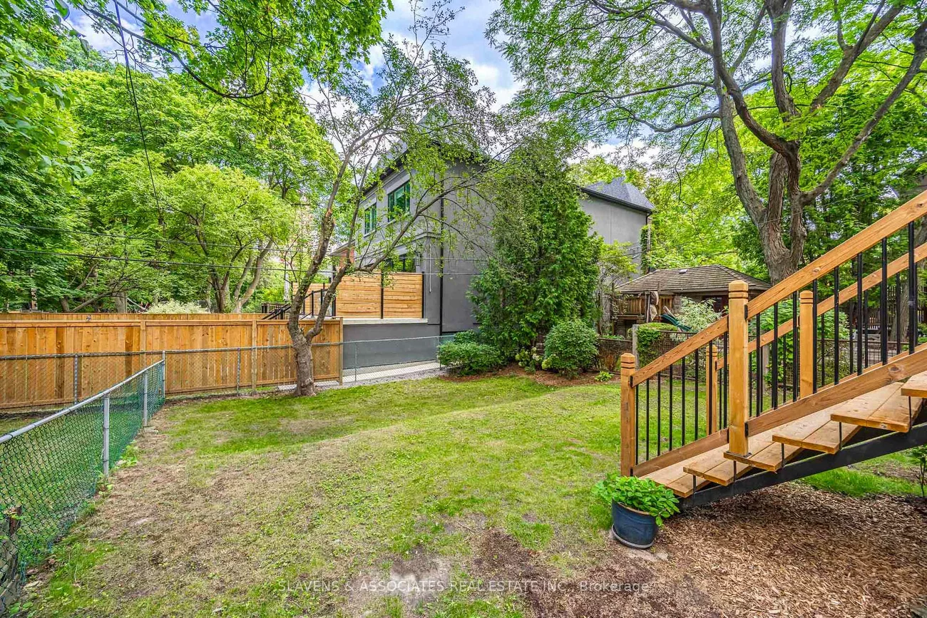 118, Whitmore, Forest Hill North, Toronto