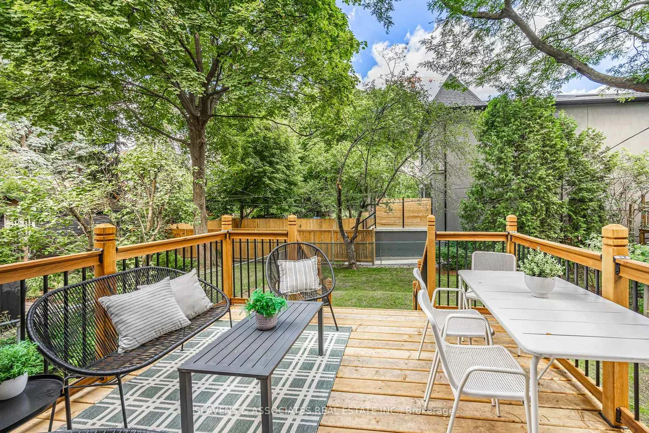 118, Whitmore, Forest Hill North, Toronto