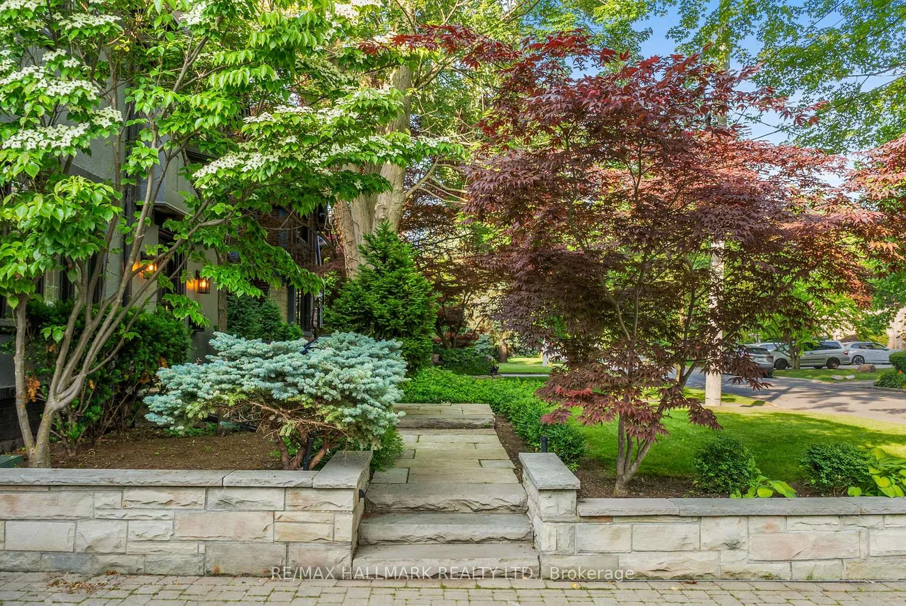 16, Elderwood, Forest Hill South, Toronto