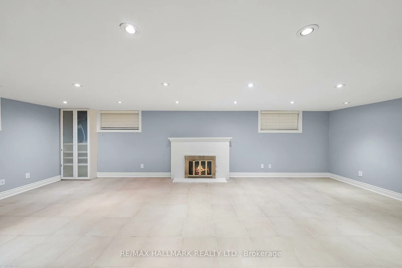 16, Elderwood, Forest Hill South, Toronto