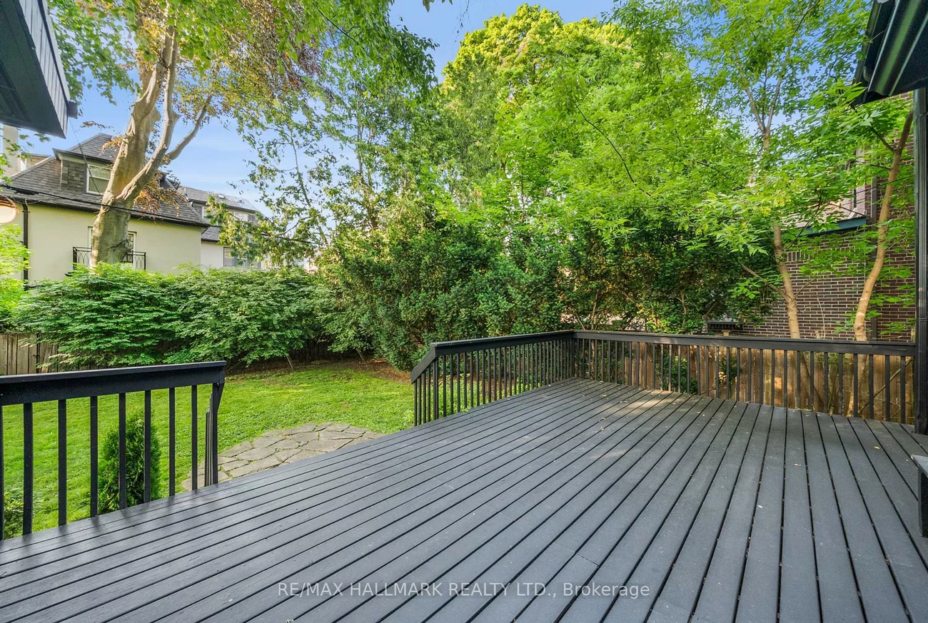 16, Elderwood, Forest Hill South, Toronto