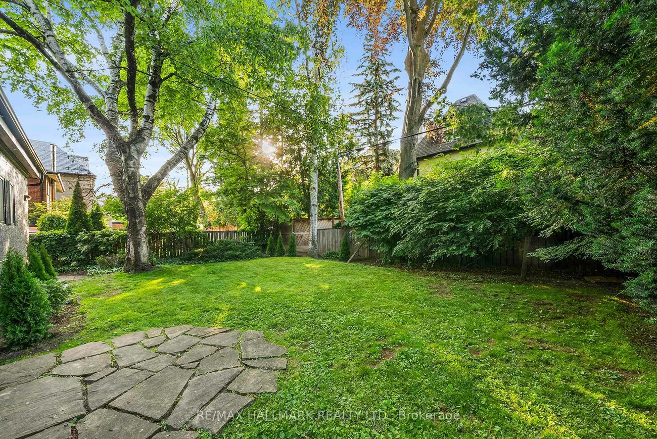 16, Elderwood, Forest Hill South, Toronto