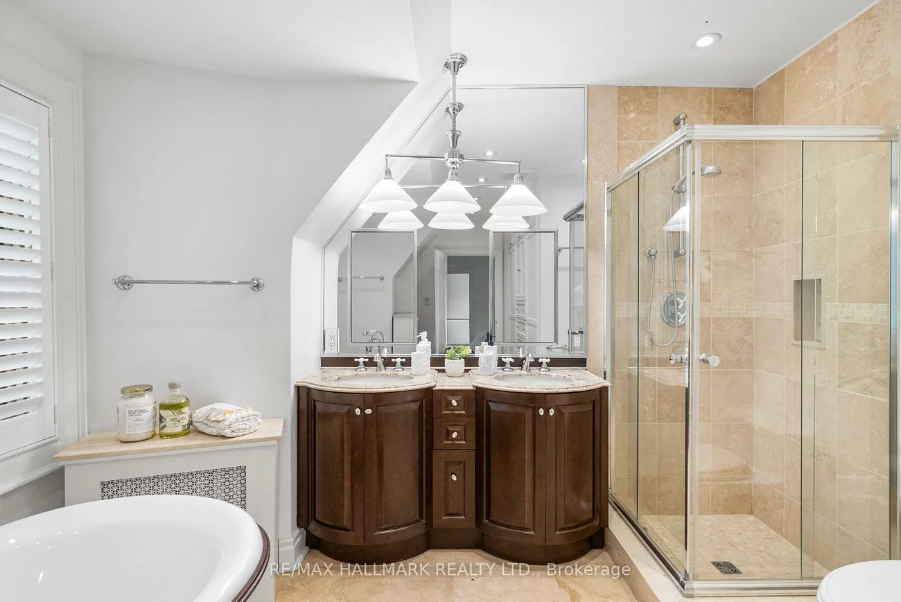16, Elderwood, Forest Hill South, Toronto