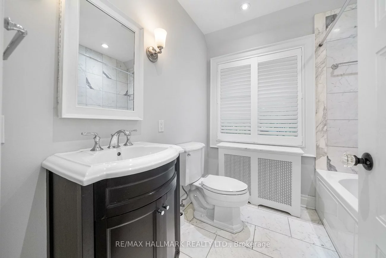 16, Elderwood, Forest Hill South, Toronto