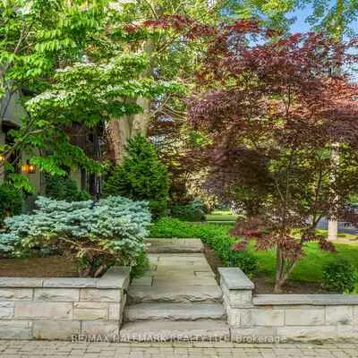 16, Elderwood, Forest Hill South, Toronto