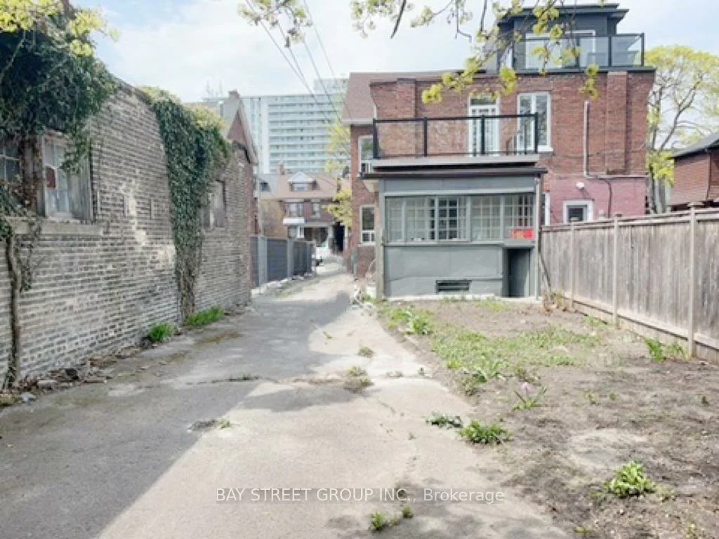 163, Delaware, Palmerston-Little Italy, Toronto