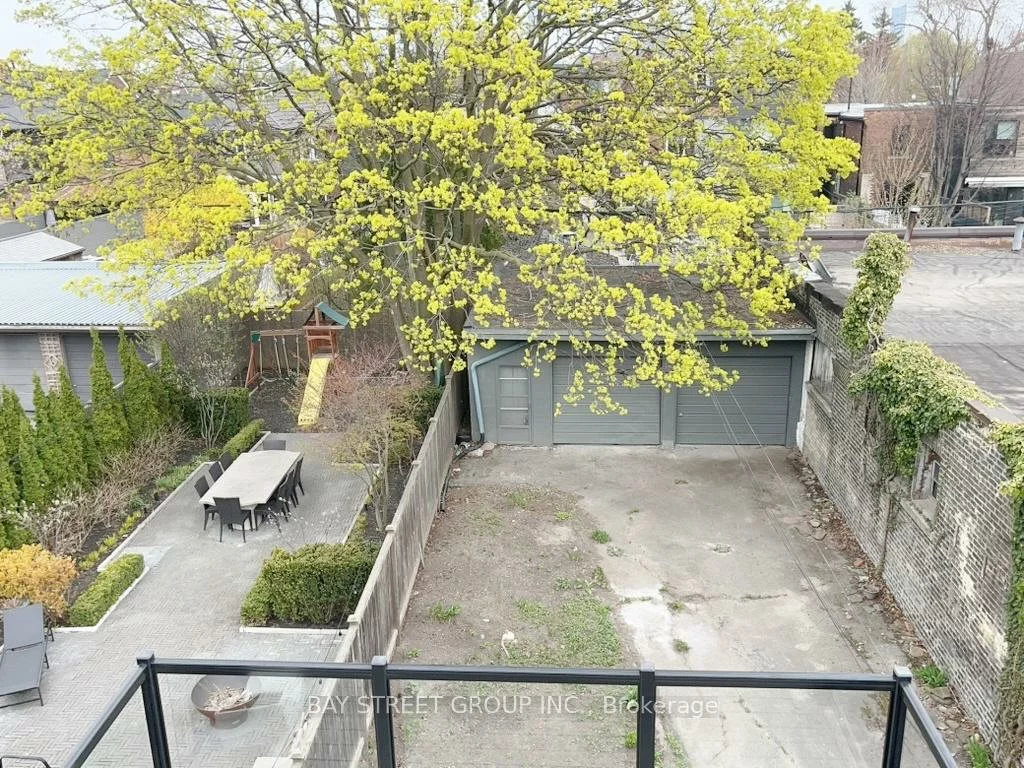 163, Delaware, Palmerston-Little Italy, Toronto