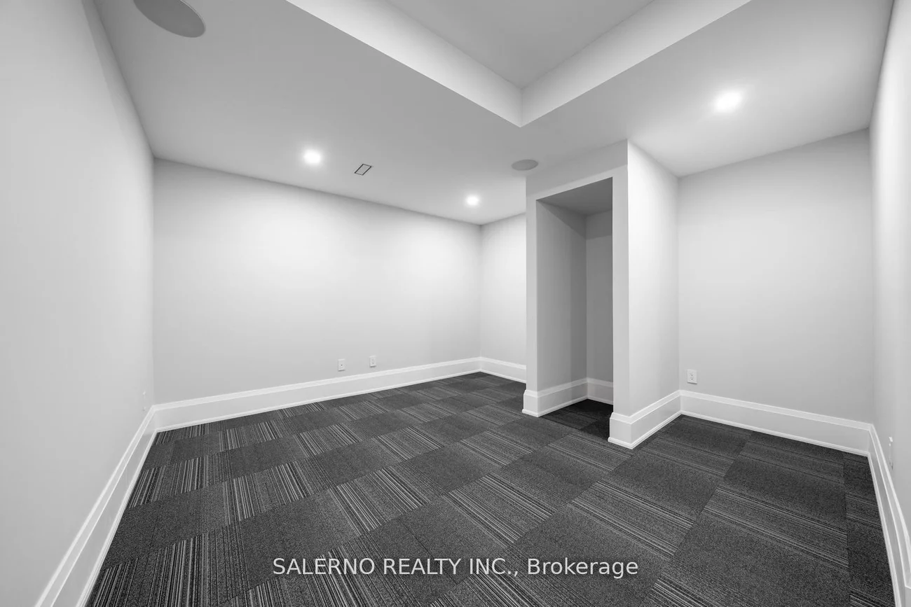 63, Bannatyne, St. Andrew-Windfields, Toronto