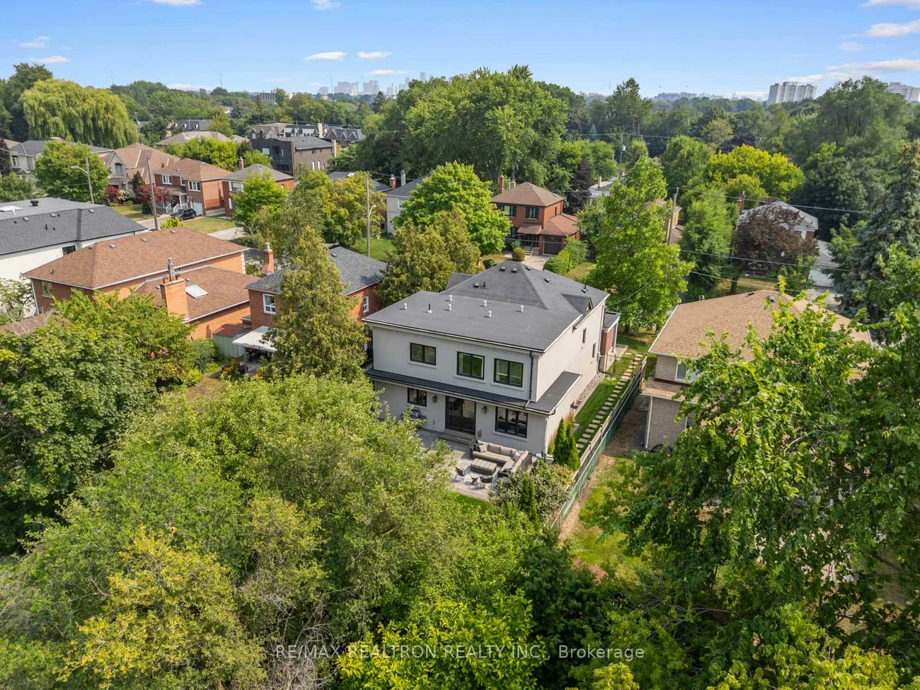 18, Corwin, Clanton Park, Toronto