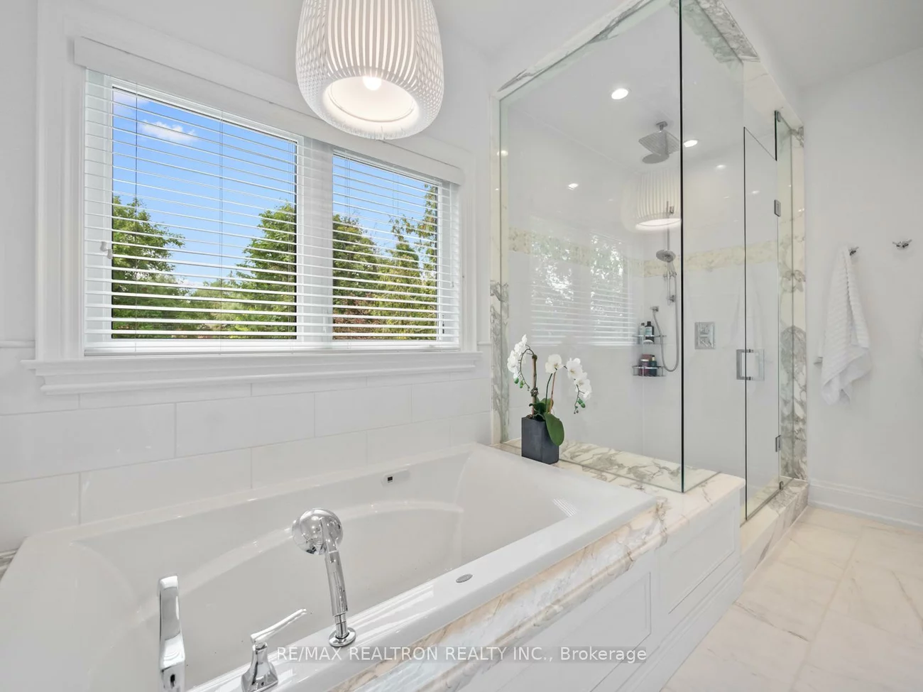 18, Corwin, Clanton Park, Toronto