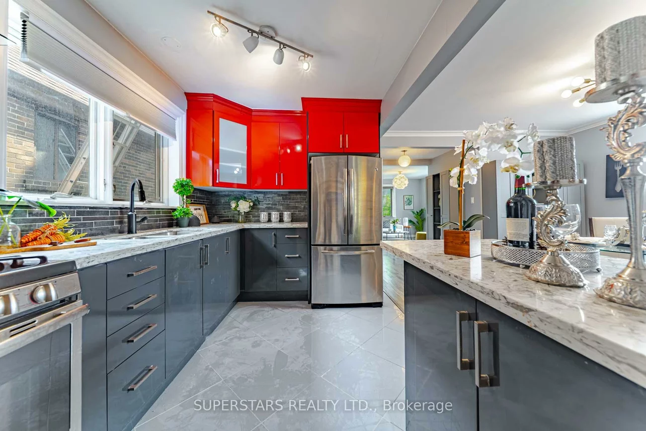 29, Crestview, Lawrence Park South, Toronto