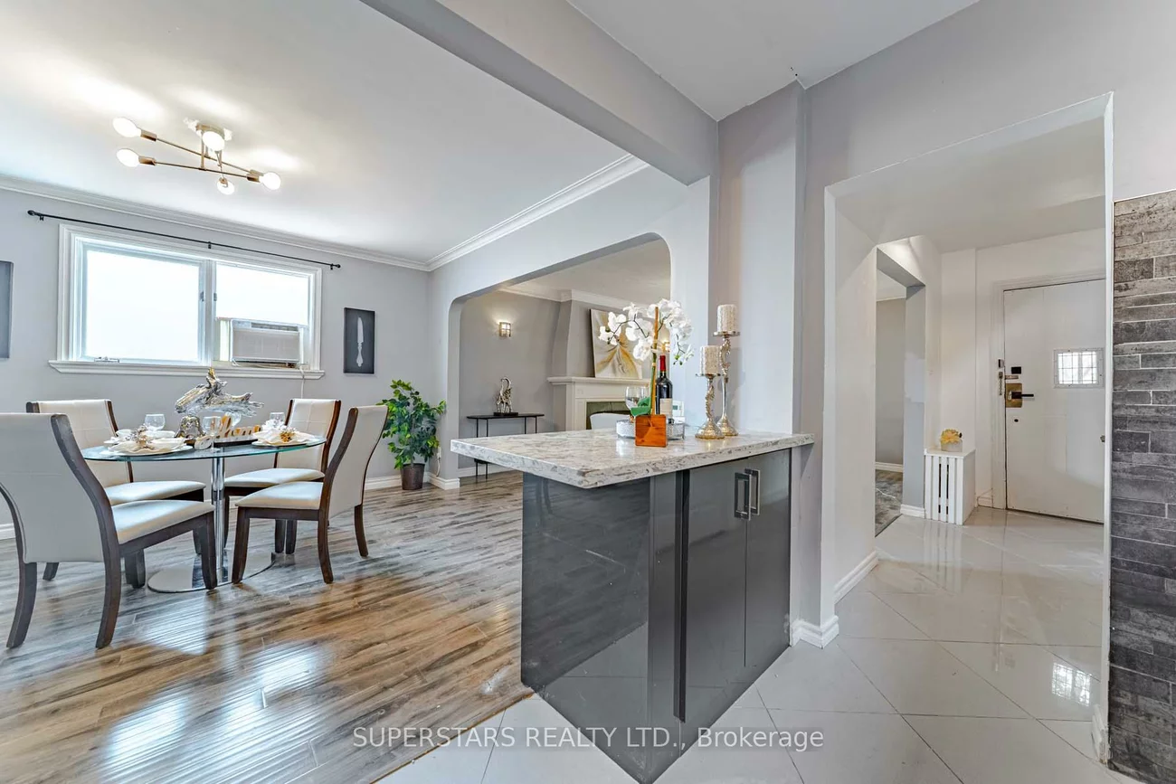 29, Crestview, Lawrence Park South, Toronto