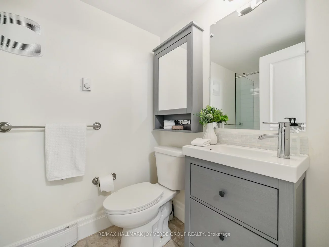 304, Keewatin, Mount Pleasant East, Toronto