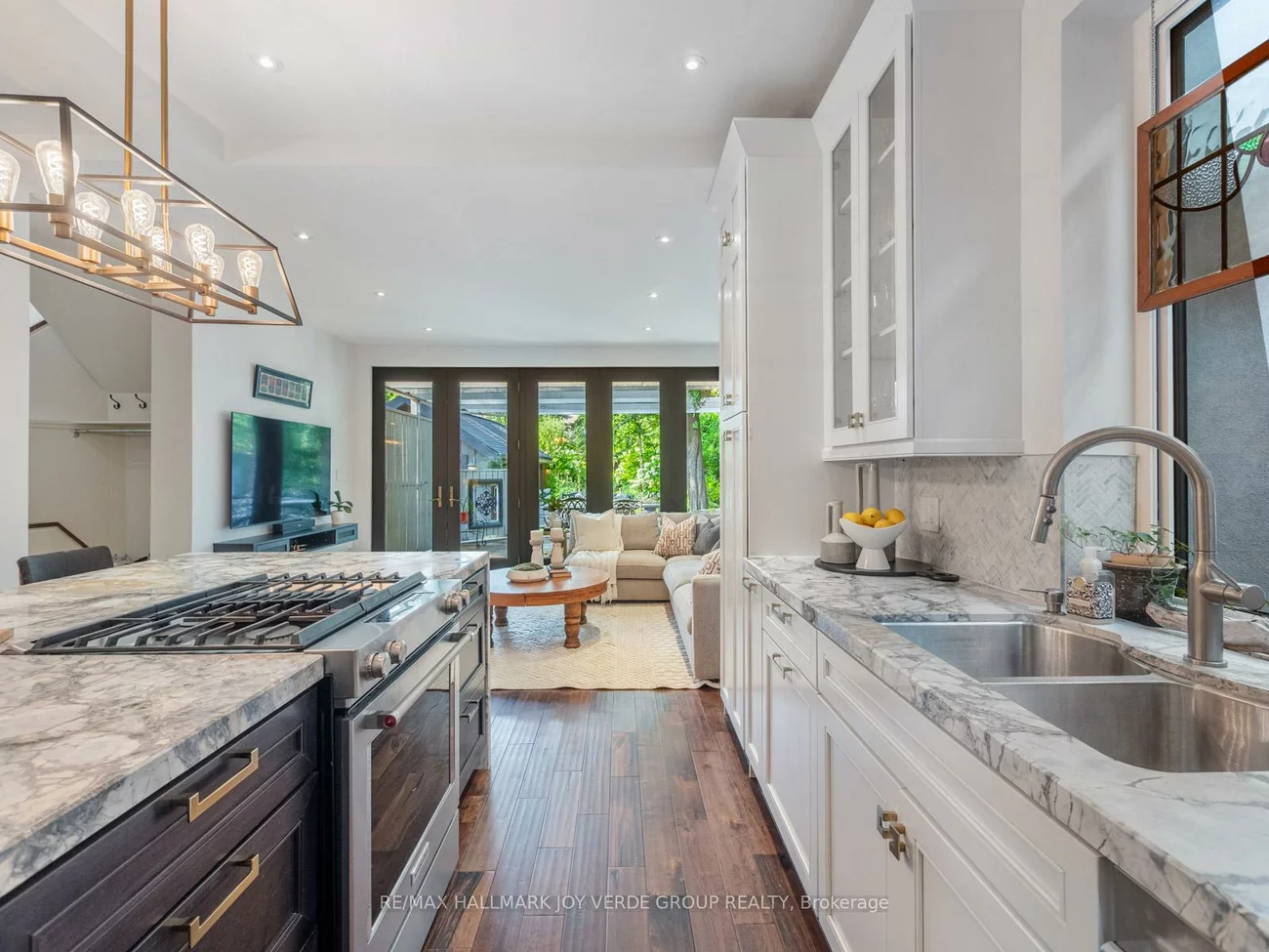 304, Keewatin, Mount Pleasant East, Toronto