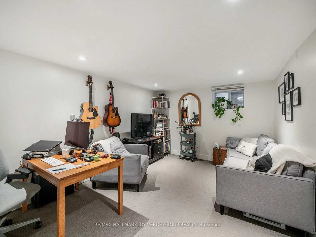 304, Keewatin, Mount Pleasant East, Toronto
