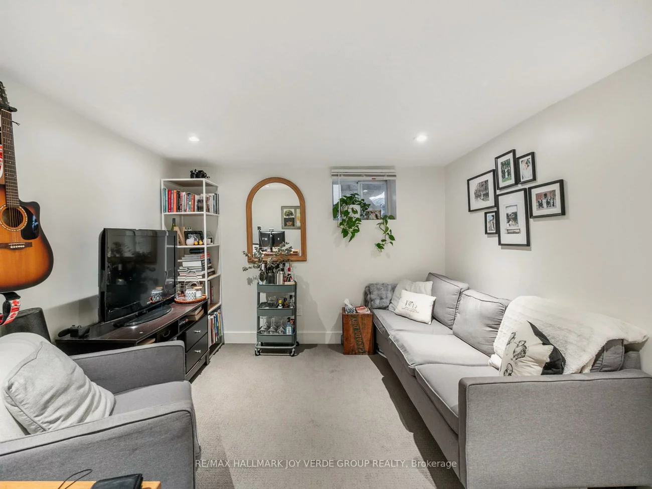 304, Keewatin, Mount Pleasant East, Toronto