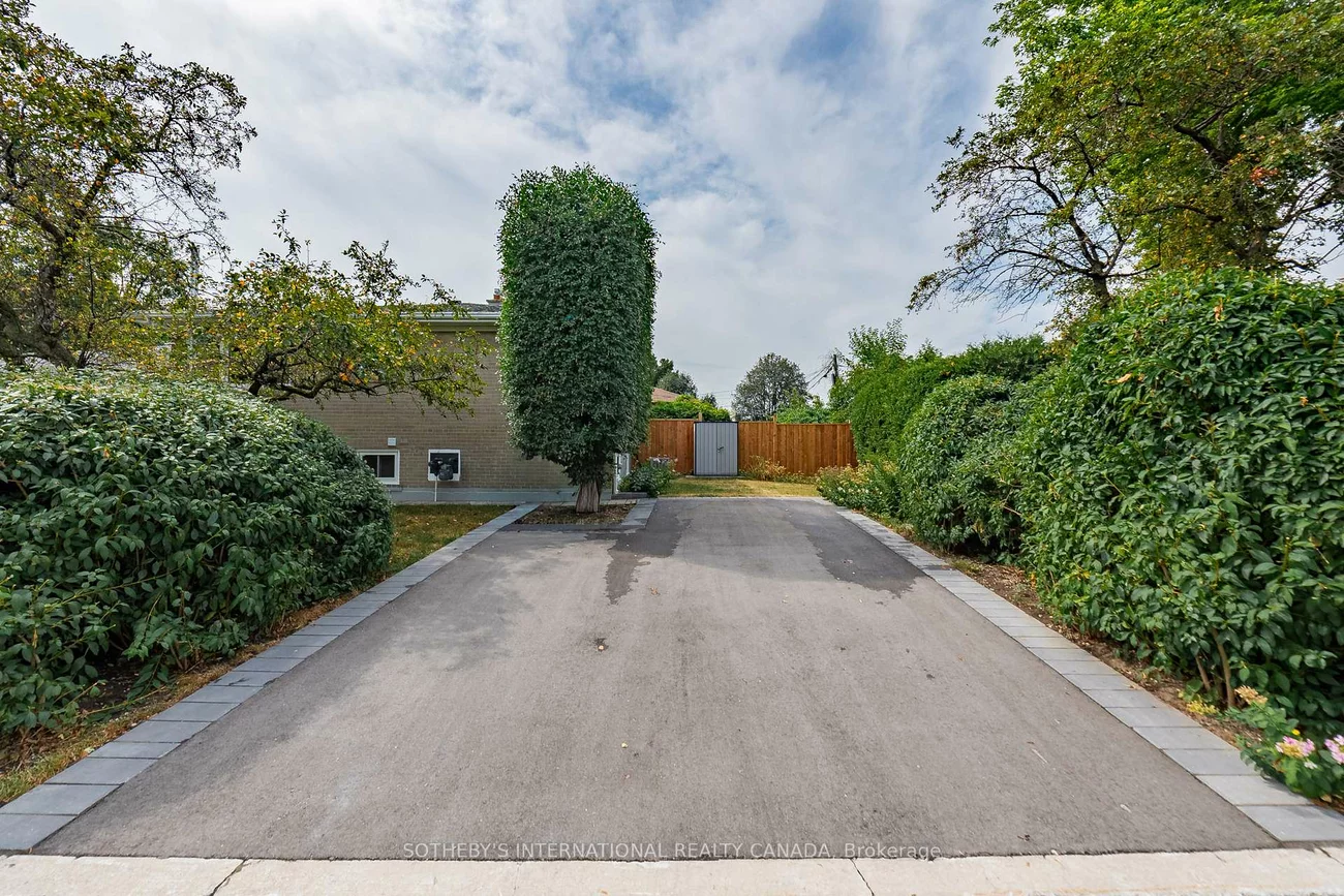 105, Baltray, Parkwoods-Donalda, Toronto