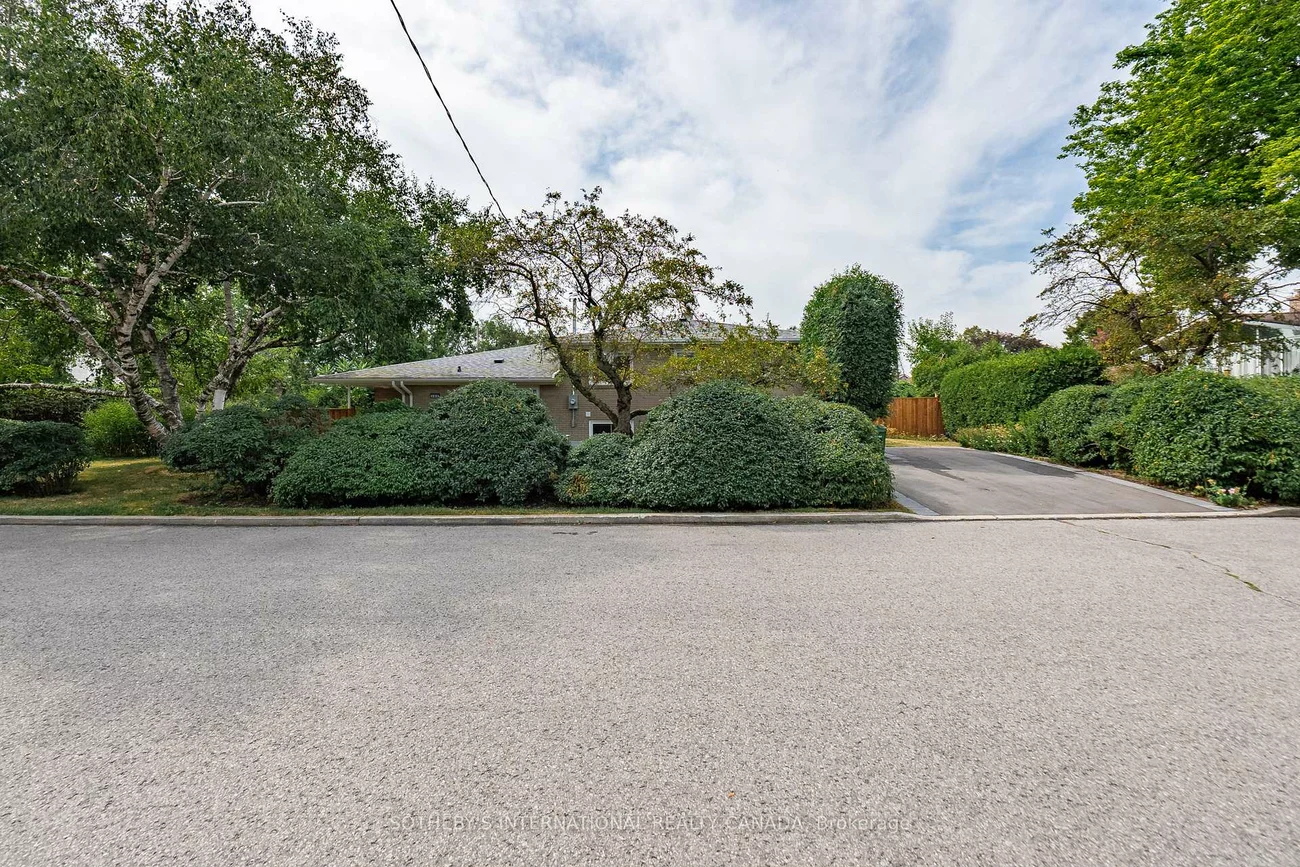 105, Baltray, Parkwoods-Donalda, Toronto