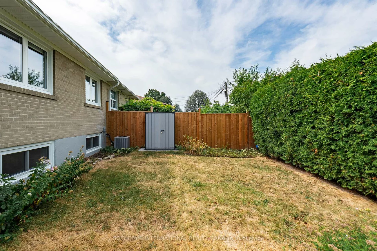 105, Baltray, Parkwoods-Donalda, Toronto