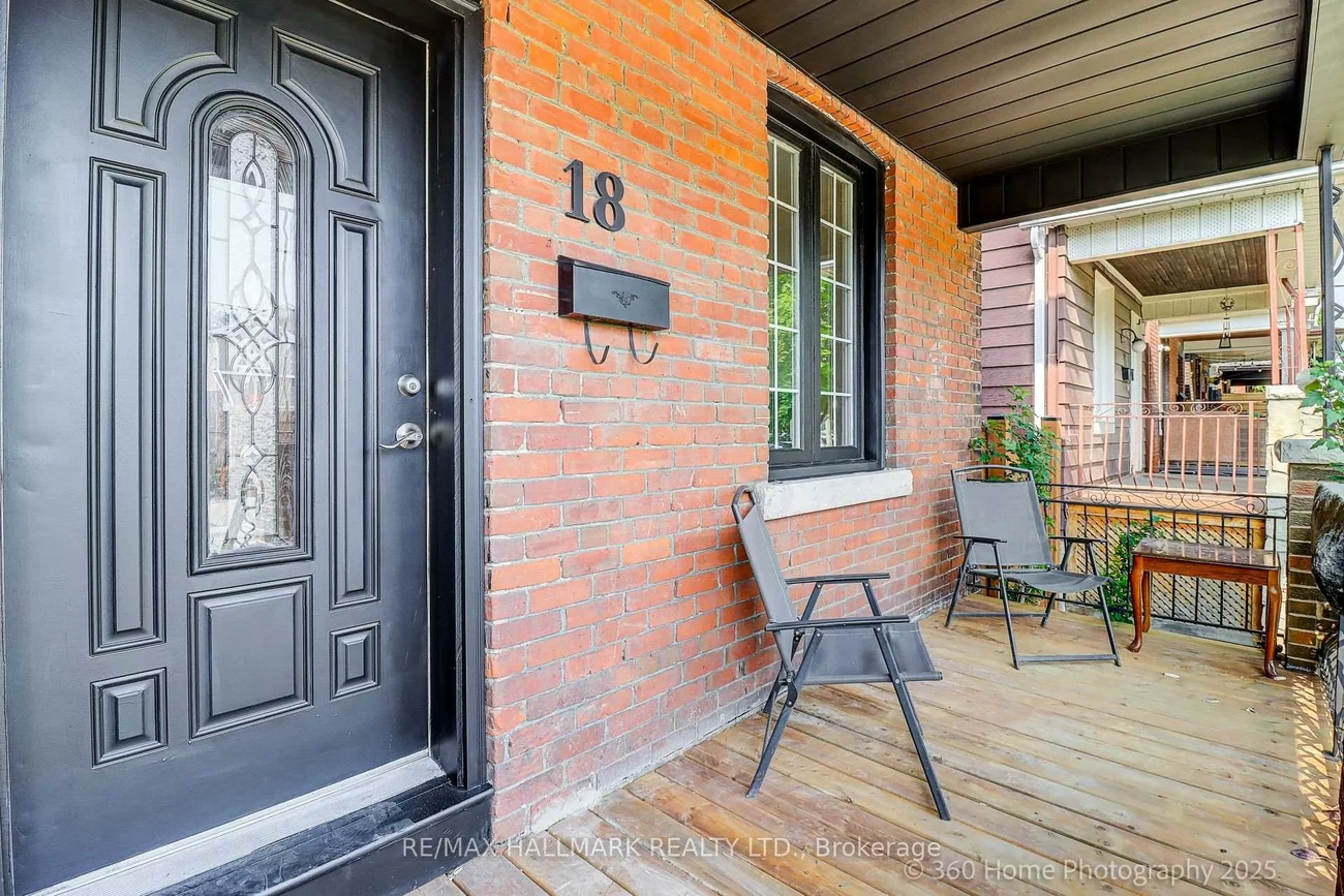 18, Conway, Oakwood Village, Toronto
