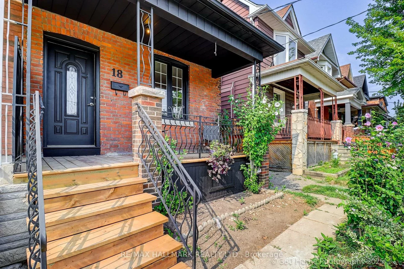 18, Conway, Oakwood Village, Toronto
