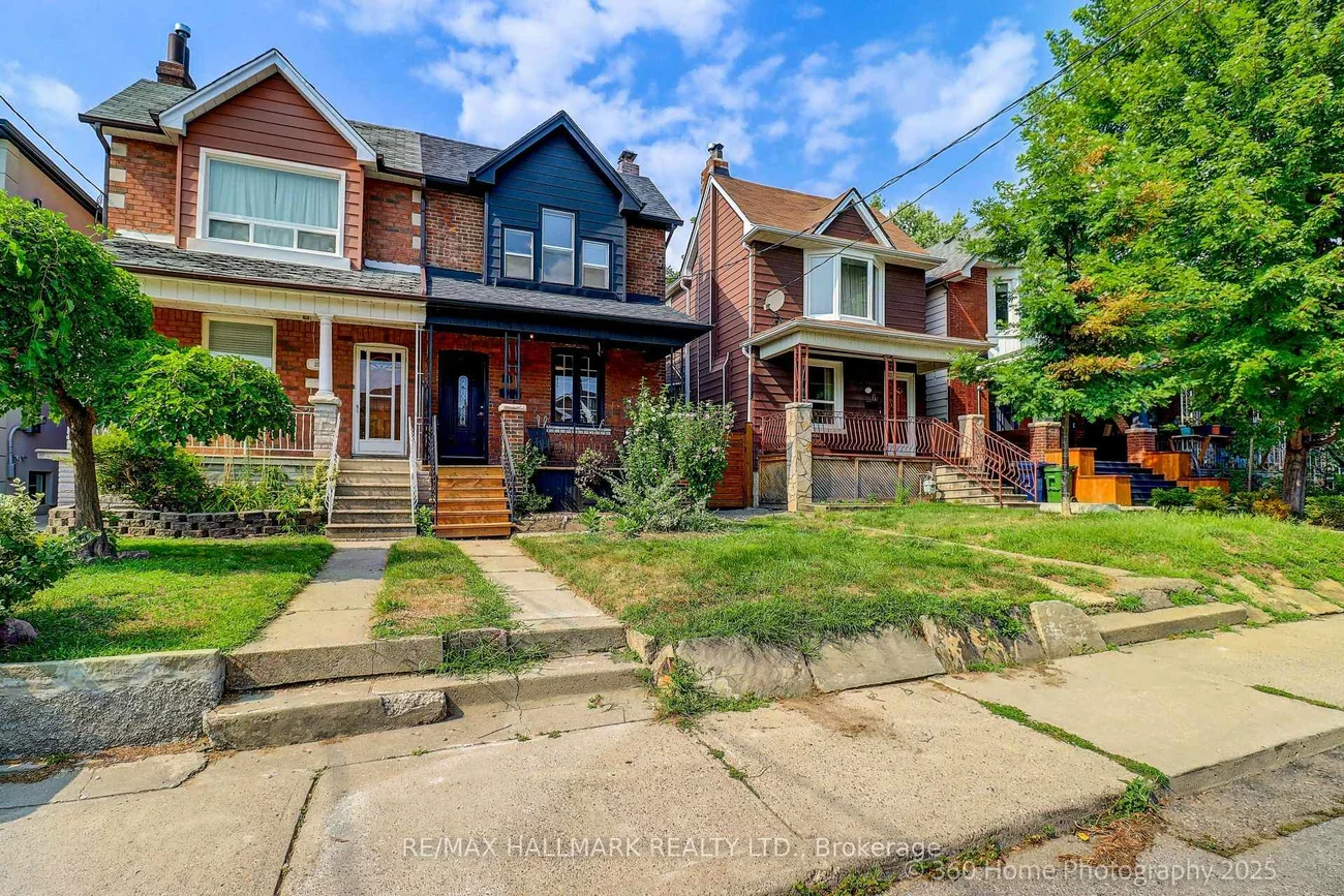 18, Conway, Oakwood Village, Toronto