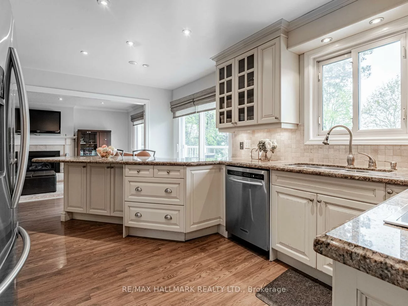 85, Ames, Banbury-Don Mills, Toronto